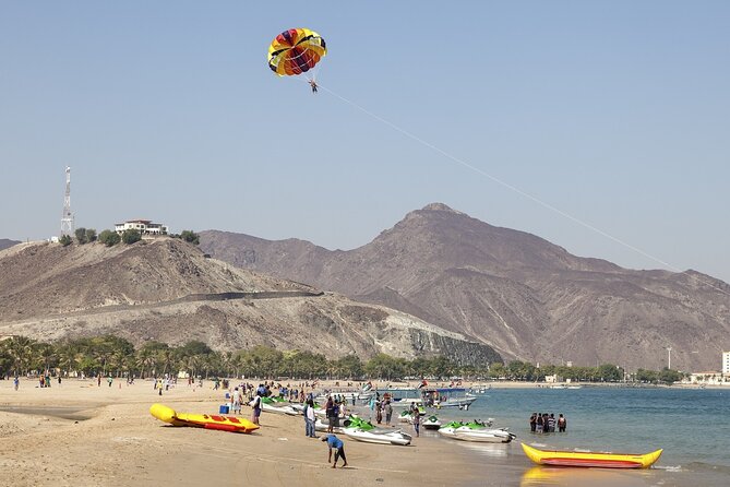 6 Emirates Tour from Dubai - Starting in Dubai and crossing into Sharjah
