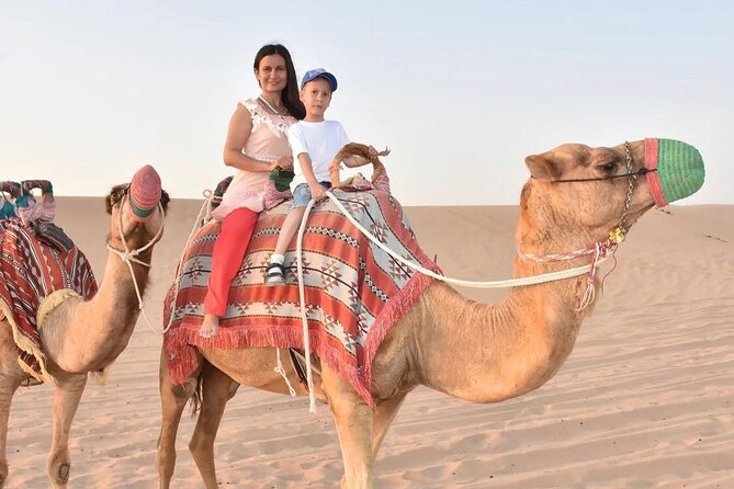 Abu Dhabi: 4-Hour Morning Safari with Camel Ride & Sand boarding - Sandboarding on the dunes