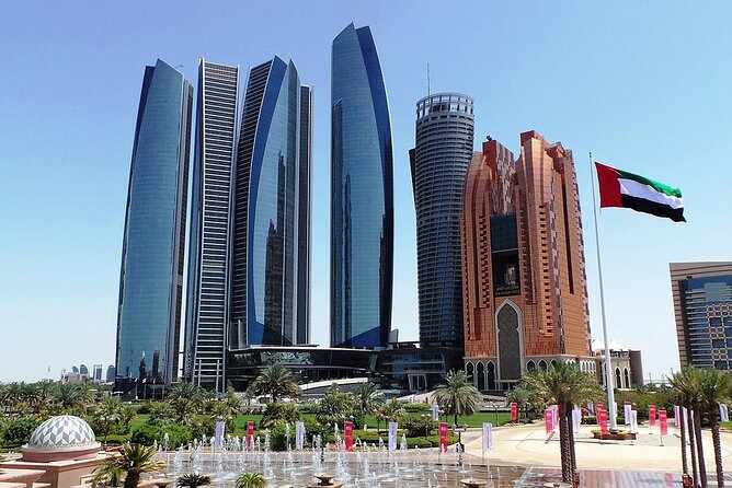 Abu Dhabi City Tour - Corniche views and the Marina Mall lunch stop