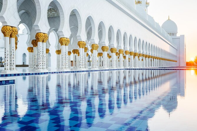 Abu Dhabi City Tour and Qasr AL Watan - Sheikh Zayed Grand Mosque: the day’s visual centerpiece