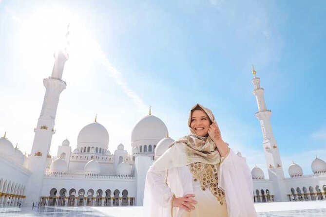 Abu Dhabi City Tour Full Day - Emirates Palace shows Abu Dhabi’s taste for spectacle