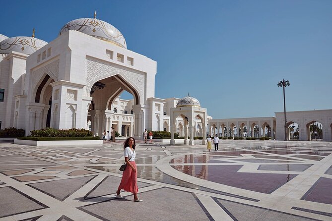 Abu Dhabi City Tour Full Day - Marina Mall and the Corniche fill in the modern city