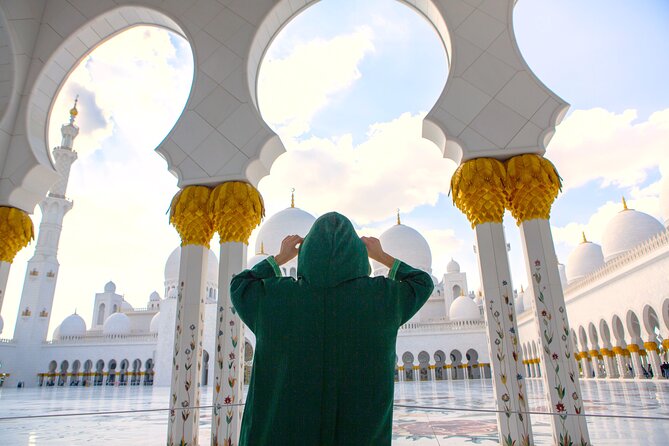 Abu Dhabi City Tour: Grand Mosque, Palace, Souk, Louvre & Ferrari - A private ride from Dubai or Abu Dhabi