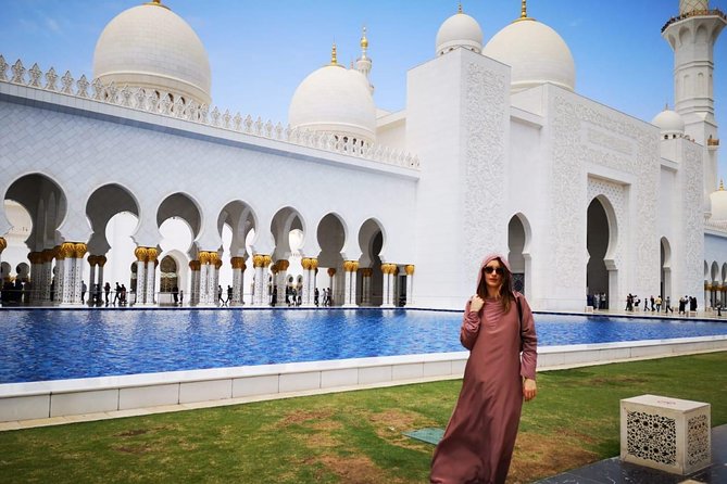 Abu Dhabi City Tour (Grand Mosque & Qasr Al Watan) - Sheikh Zayed Grand Mosque: the day’s essential stop