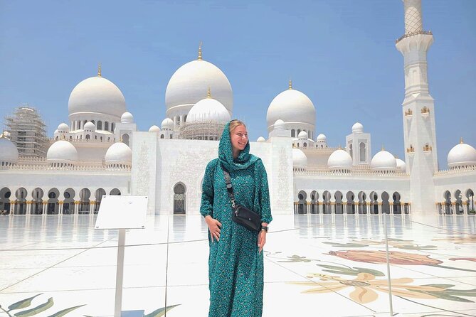 Abu Dhabi City Tour of Grand Mosque, Palace, Louvre, and Ferrari - Starting from Dubai: a long day made easier