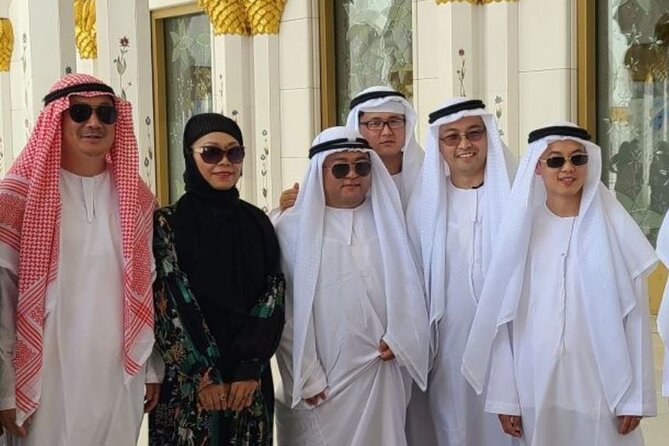 Abu Dhabi City Tour of Grand Mosque, Palace, Louvre, and Ferrari - Corniche and the city center: a quick visual introduction