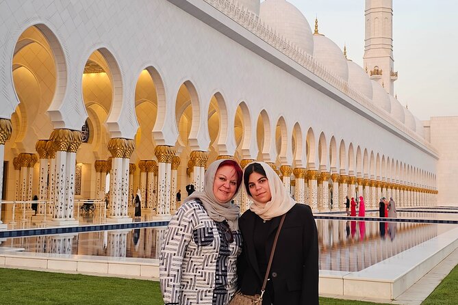 Abu Dhabi City Tour :Qasr Al Watan, Emirates Palace, Mosque - Heritage Village offers a quieter change of pace
