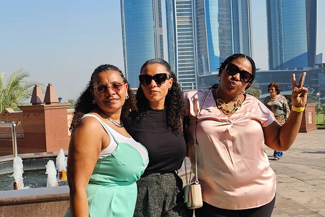 Abu Dhabi City Tour :Qasr Al Watan, Emirates Palace, Mosque - Dates, chocolates, and a practical shopping pause