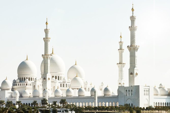Abu Dhabi Full-Day Tour from Dubai With Spanish-Speaking Guide - The Sheikh Zayed Grand Mosque: one hour inside