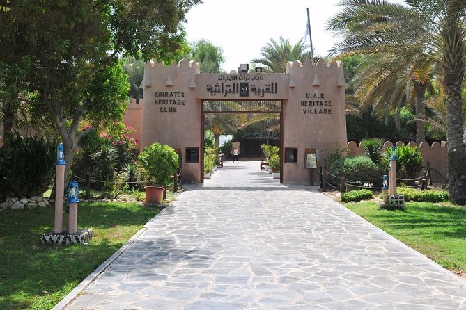 Abu Dhabi Guided City Tour With Ferrari World Tickets From Dubai - Emirates Palace and the limits of a photo stop