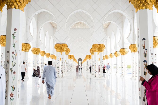 Abu Dhabi Mosque and Louvre Museum with Lunch from Dubai - Sheikh Zayed Grand Mosque: magnificent, but allow time for checks