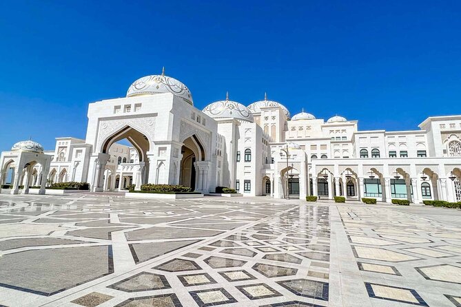 Abu Dhabi Private City Tour From Dubai - The Corniche offers a short breath of open space