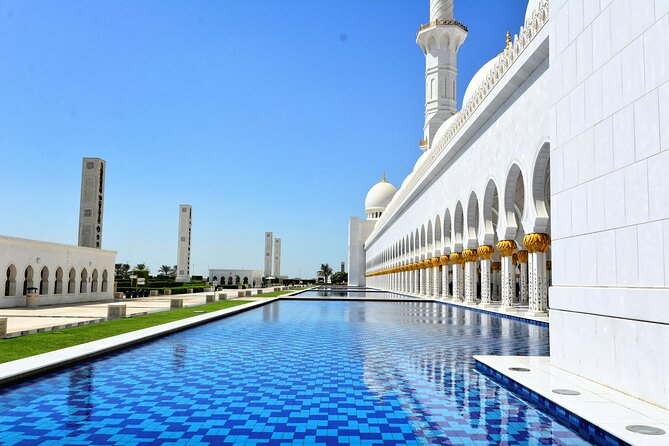 Abu Dhabi Sheikh Zayed Grand Mosque Private Tour - Why the Sheikh Zayed Grand Mosque is worth the drive