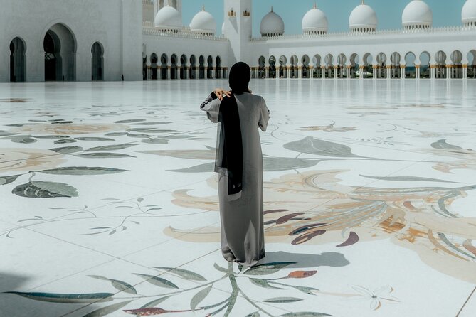 Abu Dhabi Sheikh Zayed Grand Mosque Private Tour - What the $200 group price really buys