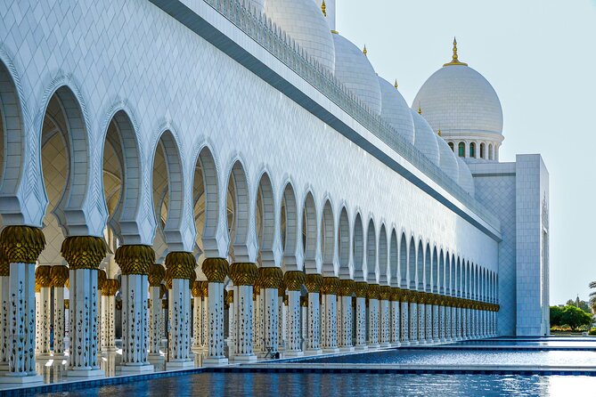 Abu Dhabi Sheikh Zayed Grand Mosque Private Tour - Arriving at the mosque entrance