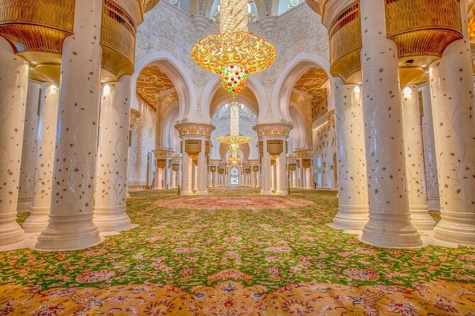 Abu Dhabi - Sheikh Zayed Grand Mosque Tour In A Private Vehicle - When to go and how to handle the heat
