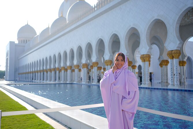 Abu Dhabi Sheikh Zayed Mosque Half-Day Guided Tour from Dubai - Why Sheikh Zayed Mosque is worth leaving Dubai for