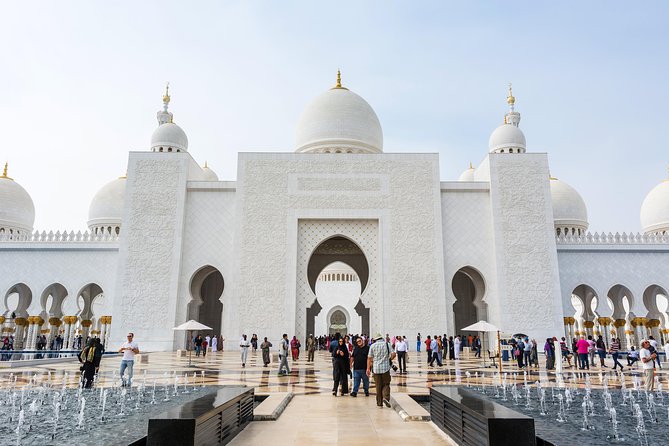 Abu Dhabi Sheikh Zayed Mosque Half-Day Guided Tour from Dubai - First sight of the Grand Mosque