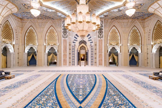Abu Dhabi Sheikh zayed Mosque with Lunch, Louvre & Qasr Al Watan Palace - Should you book this private tour?