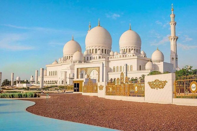 Abu Dhabi Sightseeing Tour from Dubai - The dates market is brief and commercial