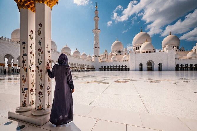 Abu Dhabi Sightseeing Tour in Private Vehicle - Sheikh Zayed Grand Mosque: the essential first look