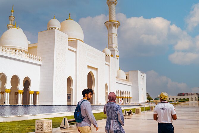 Abu Dhabi Sightseeing Tour: Sheikh Zayed Mosque, Heritage Village & Dates Market - Sheikh Zayed Grand Mosque: the clear highlight