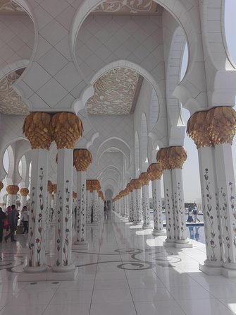 Abu Dhabi Sightseeing with Sheikh Zayed Grand Mosque & Louvre Abu Dhabi Private - A full Abu Dhabi day from your Dubai hotel