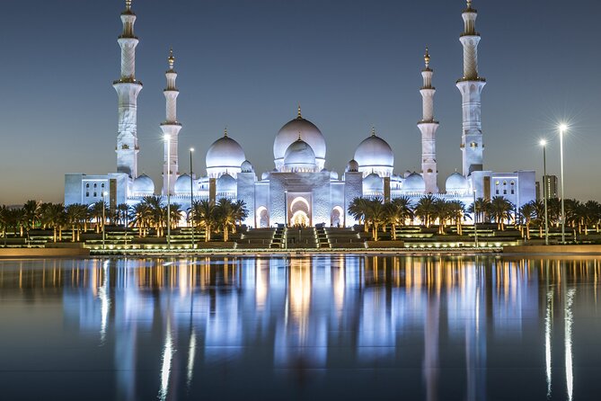 Abu Dhabi Tour in Private 4x4 with Grand Mosque, Louvre & Ferrari - Sheikh Zayed Grand Mosque, the essential first stop