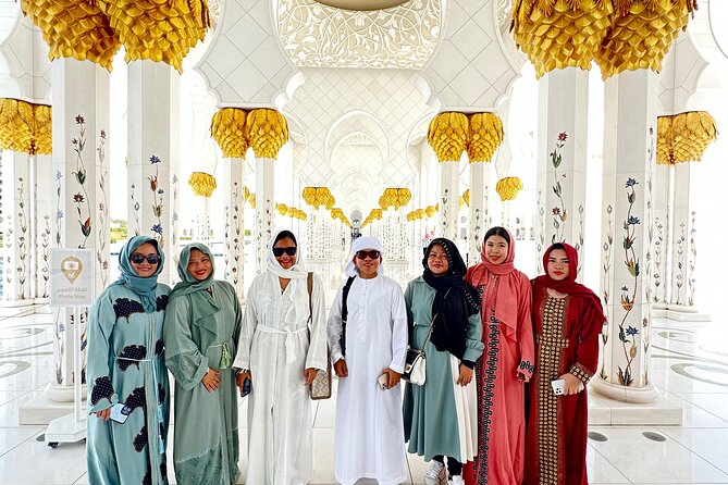 Abu Dhabi Tour with Sheikh Zayed Grand Mosque Visit - Louvre Abu Dhabi: striking architecture, limited time