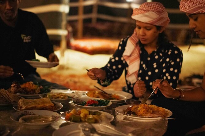 Al Marmoom Oasis Experience with Bedouin Dinner - Guides, group size, and the feel of the service