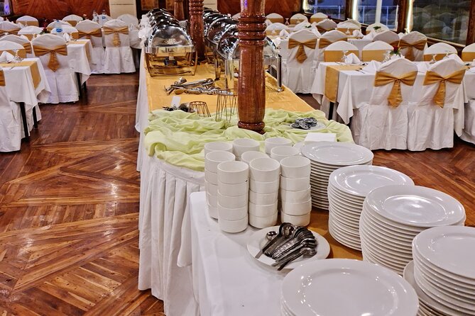 Alexandra Dhow cruise Dinner Dubai Marina(International buffet) - What the strongest praise tells you