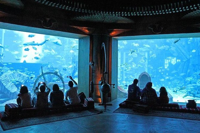 Atlantis Lost-Chamber Aquarium Dubai - A polished setting with some uncomfortable questions