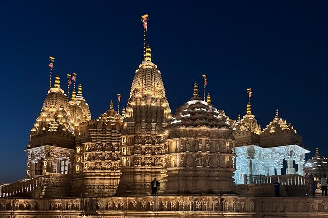 BAPS Hindu Temple And Sheikh Zayed Mosque Tour - Lunch: a useful break, but not part of the price