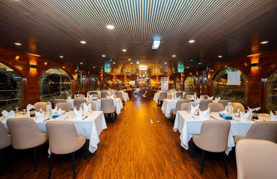 Best 5-Star Dhow Dinner Cruise Dubai Marina Jack Sparrow - Dinner: what the buffet can and cannot promise
