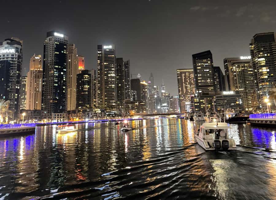 Burj Al Arab: 2-Hour Yacht Tour with BBQ Dinner - Practical Tips For a Smoother Evening