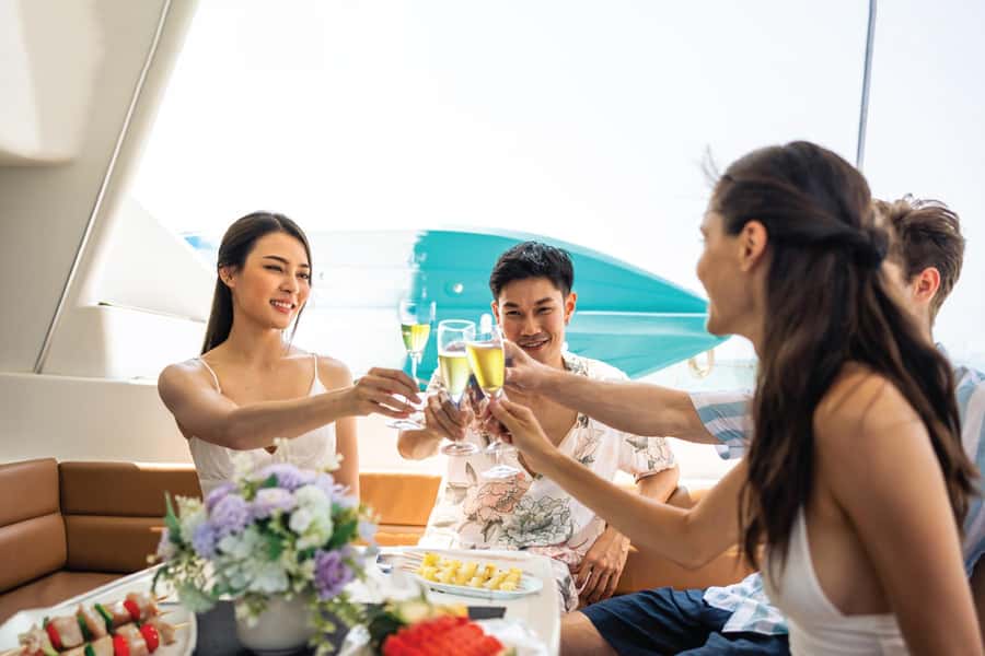 Burj Al Arab: 2-Hour Yacht Tour with BBQ Dinner - Meeting at Dubai Harbour Yacht Club