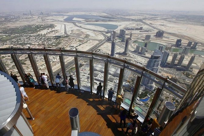 Burj Khalifa and Musical Fountains - Who will get the most from this experience?
