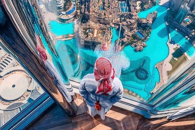 Burj Khalifa: At The Top Observation Deck Admission Ticket - Using the telescopes instead of only taking photos