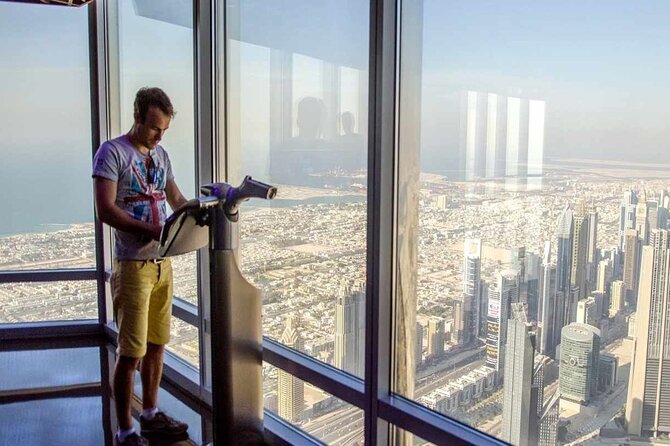 Burj Khalifa At The Top & Underwater Zoo Aquarium with Transfer - How the day is likely to flow