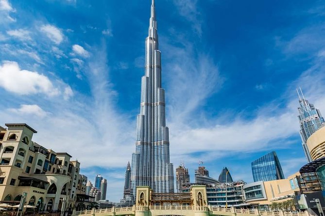 Burj Khalifa Level 148 'At the Top SKY' Entrance Ticket with One-way Transfer - Coffee, dates, and the SKY reception lounge