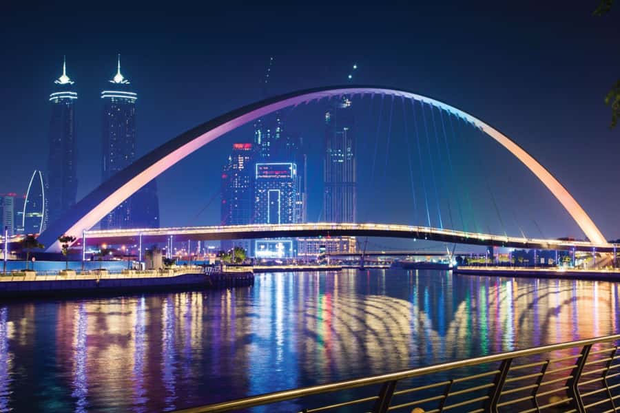 City of Lights: Dubai Night Experience - Transport, pickup, and the four-hour clock