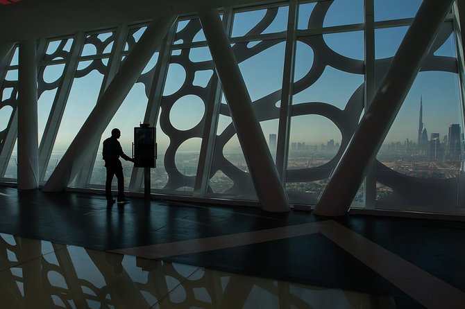 Combo Dubai Frame and Desert Safari with Dinner - What the guide can add to the day