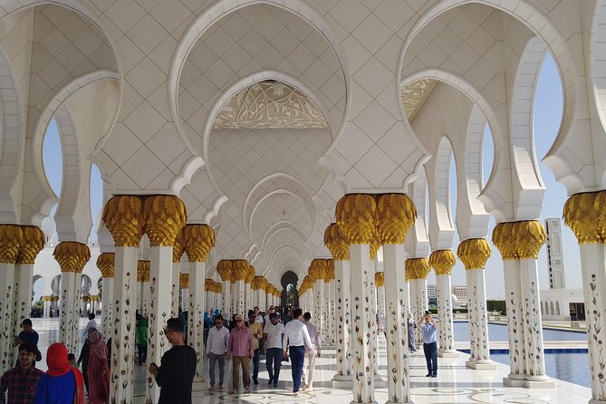 Day Tour of Abu Dhabi from Dubai - Marina Mall lunch: useful, but late and self-funded