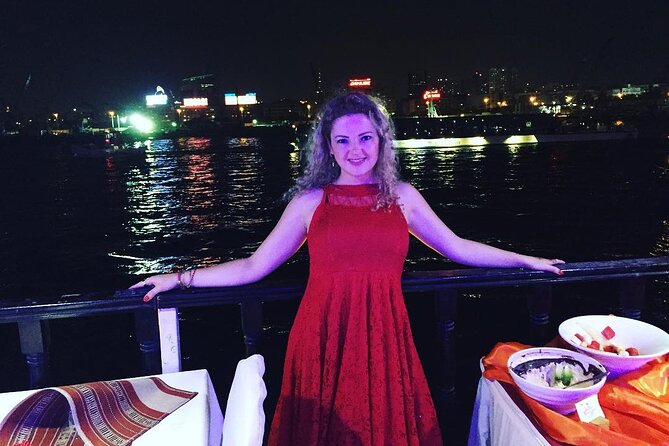Deira Creek: Dhow Cruise Dinner - Boarding the dhow at 8:00 p.m.