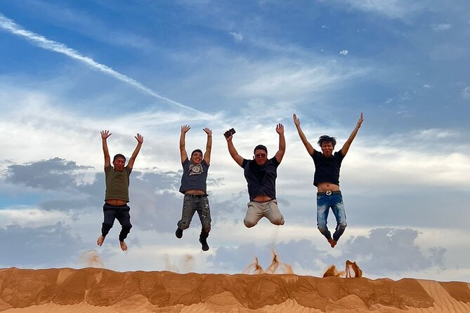 Desert safari Dubai with BBQ Dinner - Lahbab Red Dunes and 30 Minutes of Dune Bashing