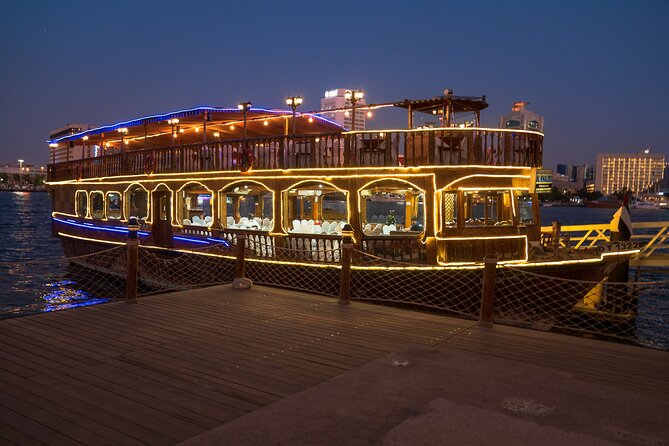Dhow Cruise Creek - The 8:00 pm start and what the evening involves