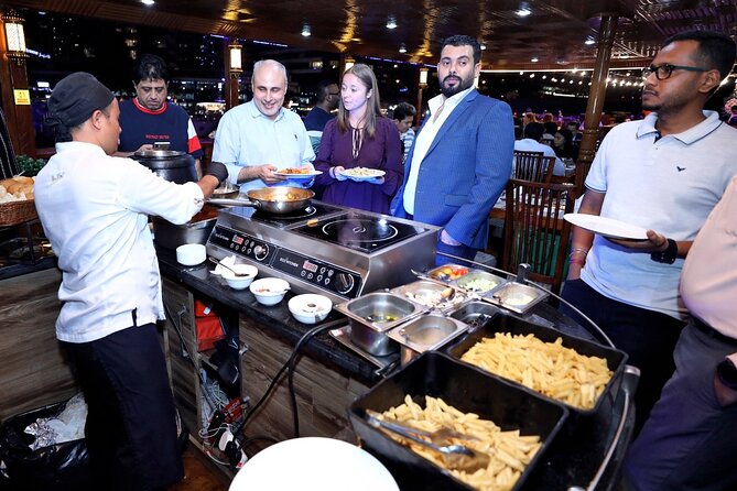 Dhow Cruise Dinner Marina - Dinner: a pleasant part of the evening, not the whole reason to go