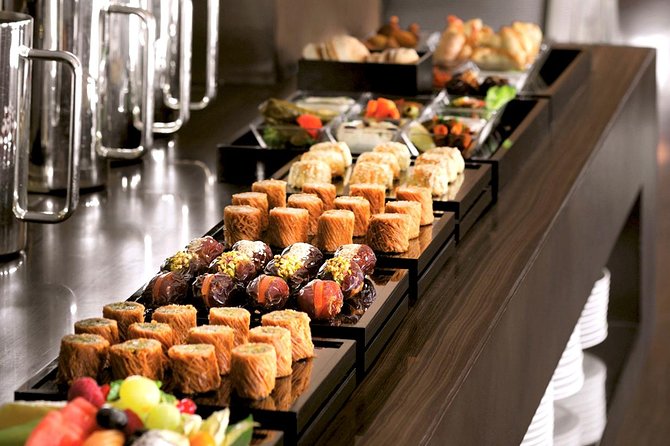 Dining Experience at Armani Hotel Burj Khalifa Dubai - Arriving at the Burj Khalifa at 8 p.m.