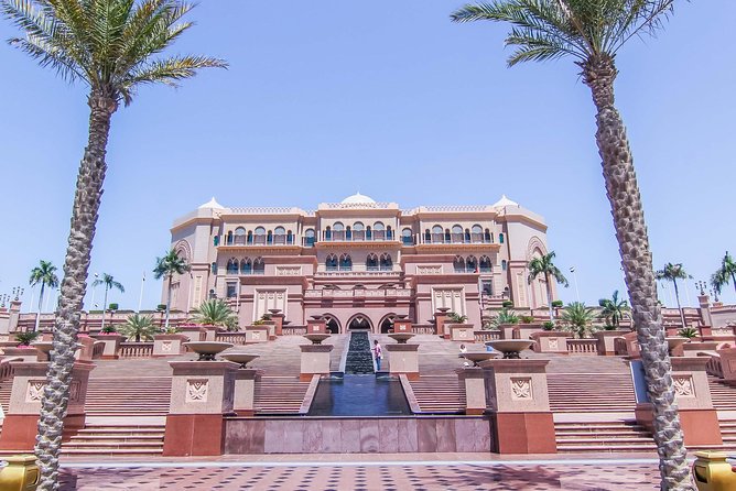 Dining Experience at iconic Emirates Palace Abu Dhabi - What the experience does well