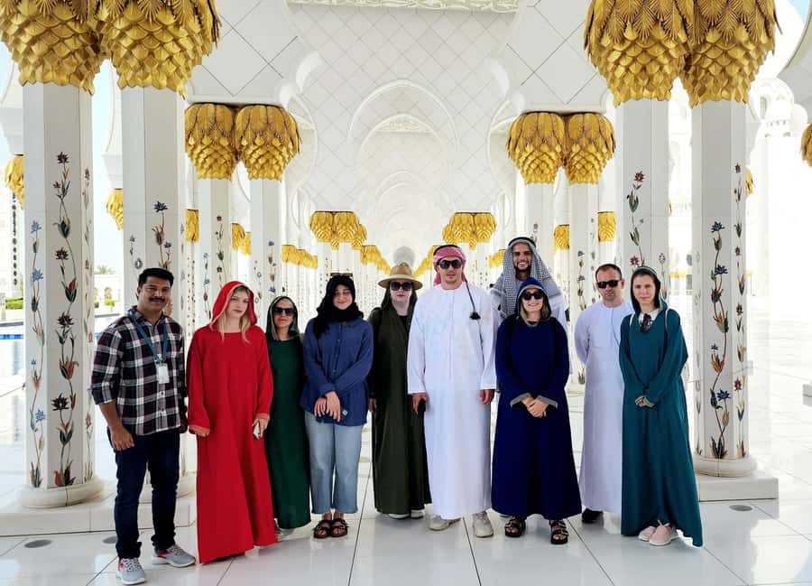 Discover Abu Dhabi: A Full-Day Tour with Lunch - Sheikh Zayed Grand Mosque: the reason to book